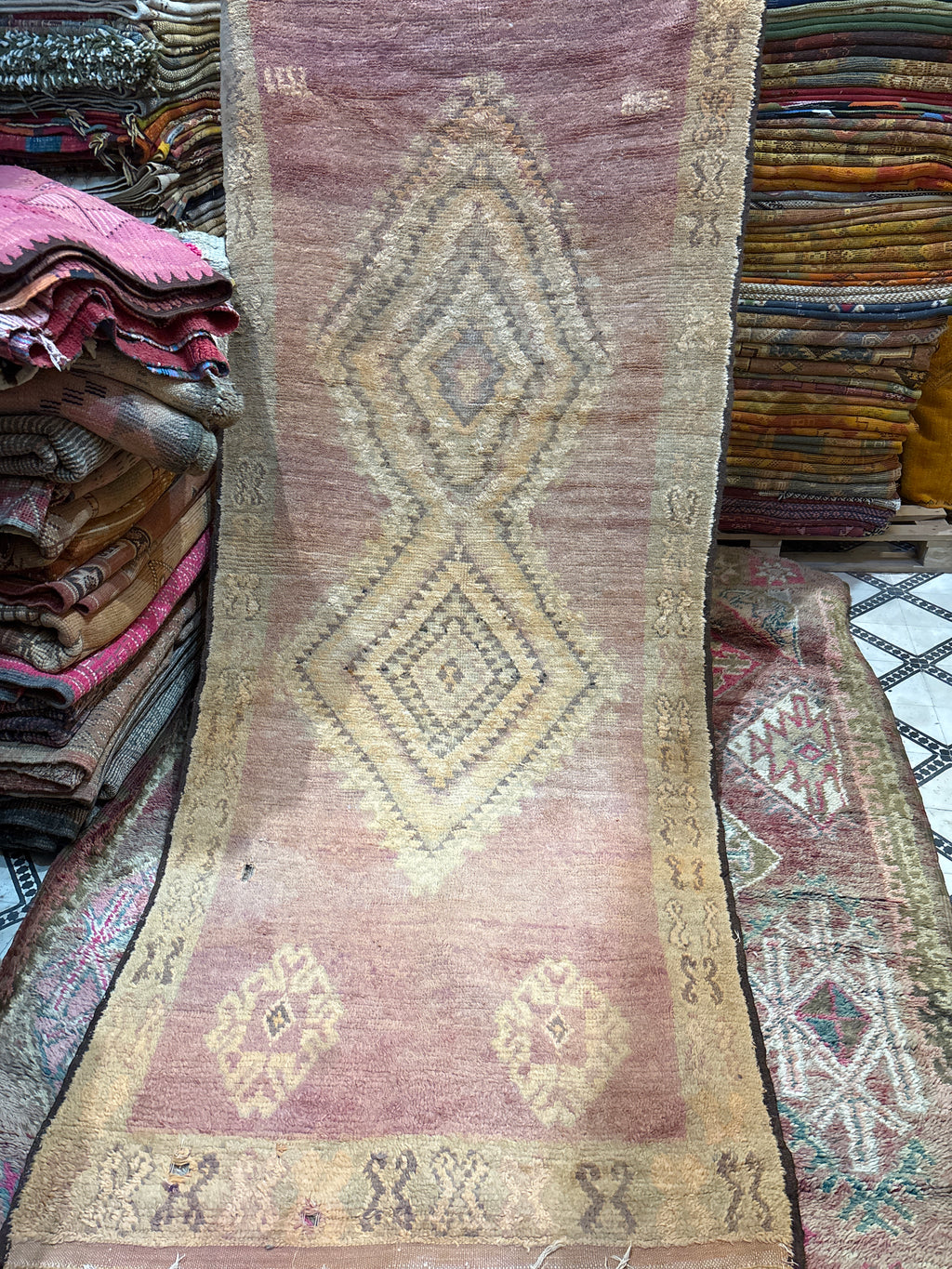 NEVE | Vintage Runner