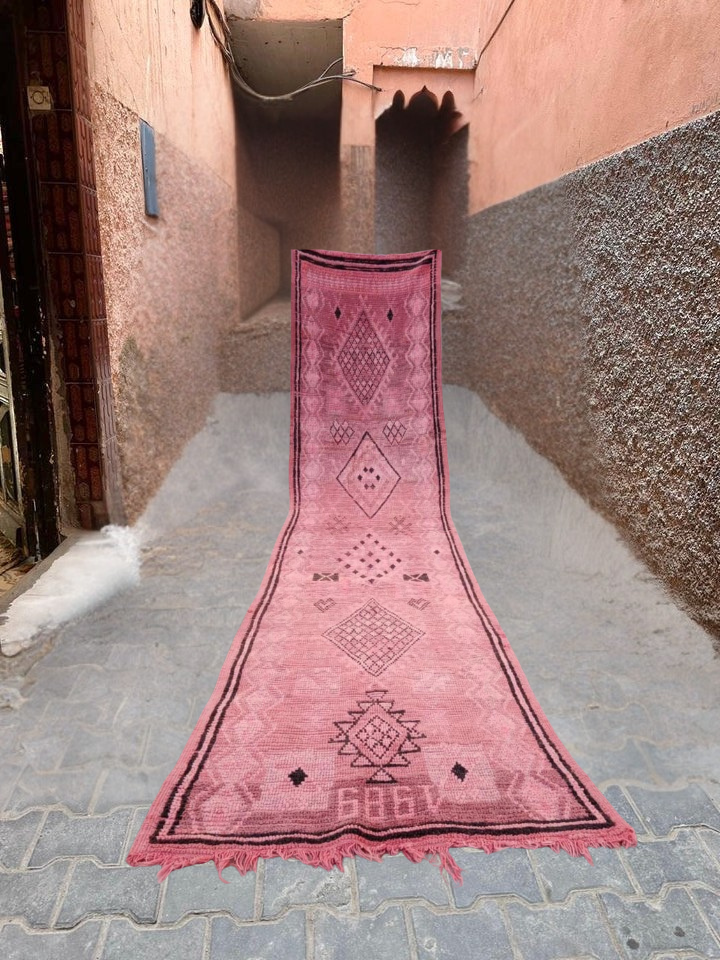 AMA | Vintage Runner